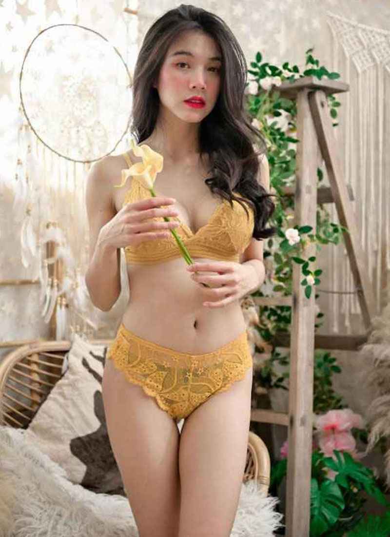 สาวไทยหุ่นแซ่บเอวบางก้นงอน 1